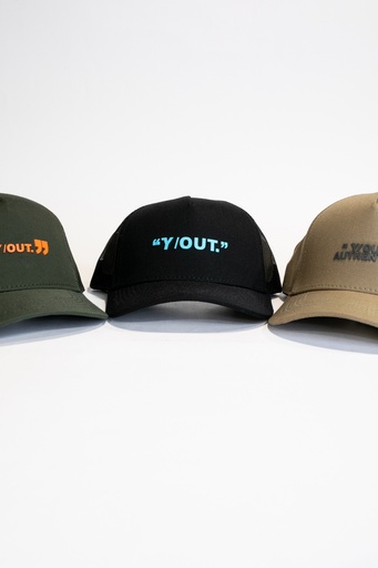 THREE CAP Y/OUT (BEIGE, VERDE Y NEGRA)
